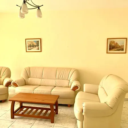 Danaos Complex Apartman