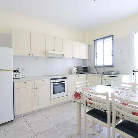 Danaos Complex דירה *